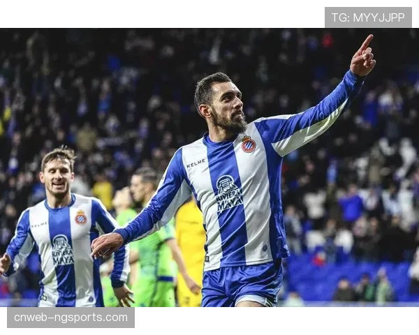 贝蒂斯0-0闷平西班牙人,门将德米特罗维奇多次神扑 贝蒂斯0-0闷平西班牙人,门将德米特罗维奇多次神扑